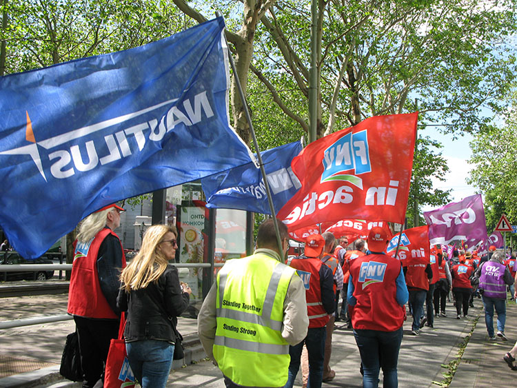 Millions of people with heavy work or shift work have great difficulty getting a healthy pension in the Netherlands. Nautilus members in the maritime and inland shipping, offshore and hydraulic engineering sectors also regularly report this as an issue. Image:Millions of people with heavy work or shift work have great difficulty getting a healthy pension in the Netherlands. Nautilus members in the maritime and inland shipping, offshore and hydraulic engineering sectors also regularly report this as an issue.