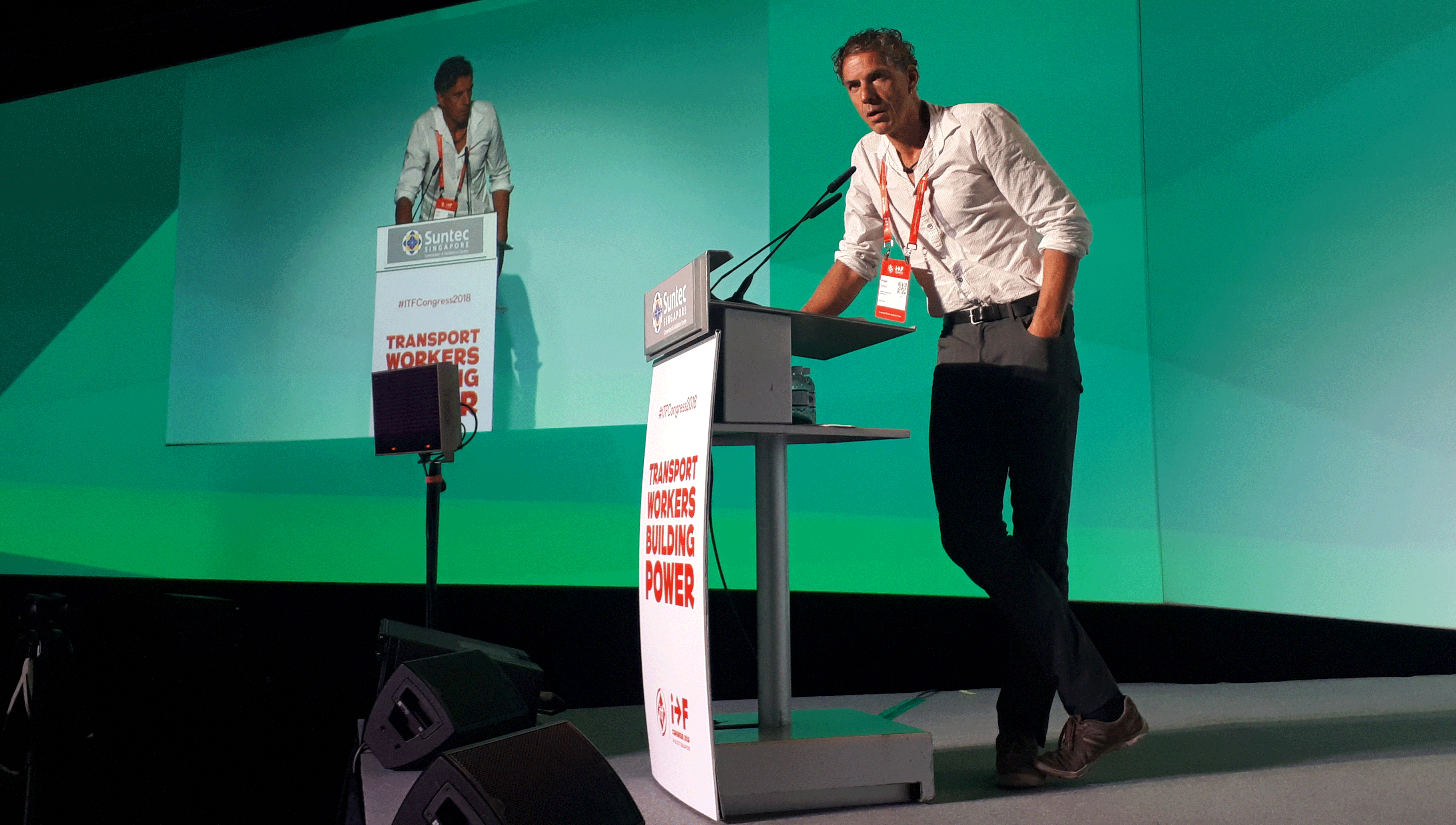 Holger Schatz, Nationalsekretär der Schweizer Nautilus-Sektion, spricht zum ITF-Kongress in Singapur. Image:Holger Schatz, Nationalsekretär der Schweizer Nautilus-Sektion, spricht zum ITF-Kongress in Singapur.