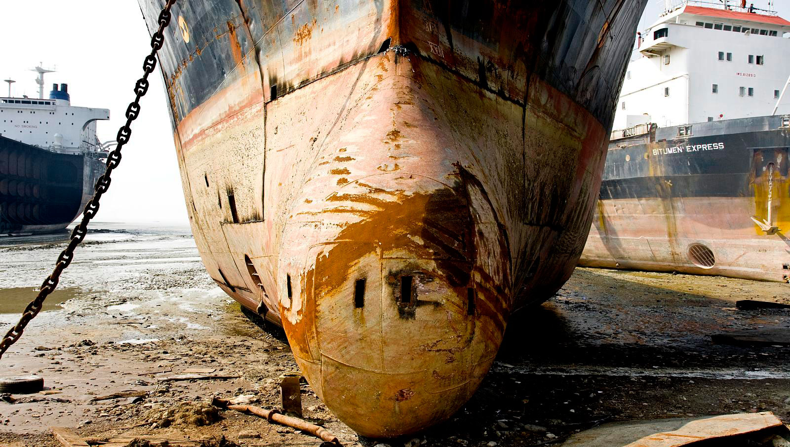 India's signature comes after unions in Bangladesh demanded improved safety in shipbreaking yards. Image: Wikimedia Commons - Naquib Hossain Image:India's signature comes after unions in Bangladesh demanded improved safety in shipbreaking yards. Image: Wikimedia Commons - Naquib Hossain